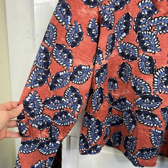 Nic + Zoe Women's Amber Blued Floral V-Neck Blouse Casual Long Sleeve Top Size M - Picture 6 of 10